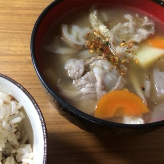 生姜入り！根菜たっぷり豚汁